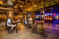  Vacation Hub International | The Maslow Time Square Lobby