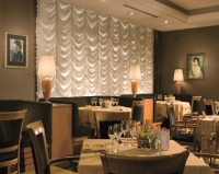  Vacation Hub International | Ramada Naples Lobby