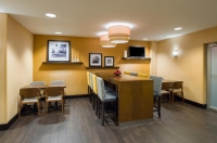  Vacation Hub International | Hampton Inn Manhattan / Times Square South Lobby