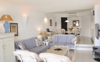  Vacation Hub International | 802 The Bermudas Lobby