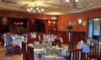  Vacation Hub International | Cresta Golfview Hotel Lobby