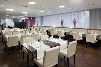  Vacation Hub International | Austria Trend Hotel Salzburg West Lobby