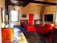  Vacation Hub International | The Artist's Cottage Lobby