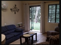  Vacation Hub International | Mackers Riverbend Cottages - Sunbirds Nest Lobby