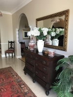  Vacation Hub International | Edens Guest House Lobby