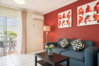  Vacation Hub International | Coral Tree Inn Lobby