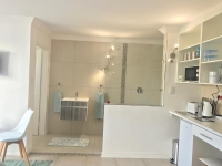  Vacation Hub International | Atlantic Breeze Guest House Lobby