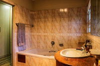  Vacation Hub International | Polo Guest House Lobby