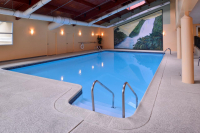  Vacation Hub International | Holiday Inn Martinsburg Lobby