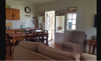  Vacation Hub International | Lollee's Place Gonubie Lobby