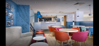  Vacation Hub International | Travelodge Edinburgh Central Lobby