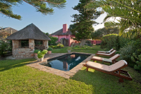  Vacation Hub International | House on Westcliff Lobby
