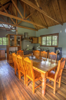  Vacation Hub International | Pavetta Home Lobby