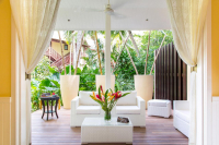  Vacation Hub International | Paradise Sun Hotel Lobby