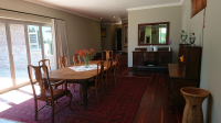  Vacation Hub International | 13 Vines Lobby