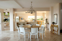  Vacation Hub International | 36 Madeleine Drive Lobby
