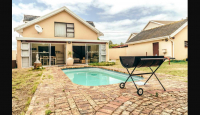  Vacation Hub International | Blouberg Waves Lobby