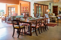  Vacation Hub International | La Casa Compartida Lobby