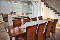  Vacation Hub International | Herma's Guest House Lobby
