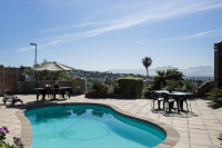  Vacation Hub International | Hilltop Guesthouse Lobby