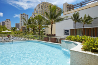  Vacation Hub International | Hilton Garden Inn Waikiki Beach Lobby