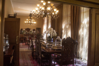  Vacation Hub International | Victorian Manor Lobby