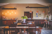  Vacation Hub International | 2 Owls Guesthouse Lobby