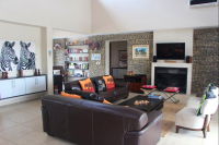  Vacation Hub International | Crocodile Bend Lobby