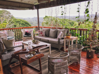  Vacation Hub International | Laughing Gecko Lodge Lobby