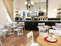  Vacation Hub International | Peaches and Cream Bed & Breakfast Lobby
