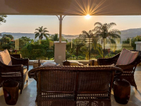  Vacation Hub International | umSisi House Lobby