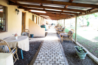 Vacation Hub International | Lake Glencairn Lobby