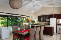  Vacation Hub International | BeachHaven Villa Lobby