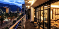  Vacation Hub International | The Onyx Hotel Lobby