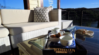  Vacation Hub International | Sedgies on the Water Lobby