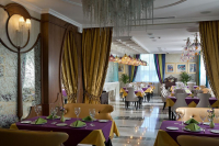  Vacation Hub International | Iris Art Hotel Lobby