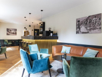  Vacation Hub International | Hotel Acacia Lobby