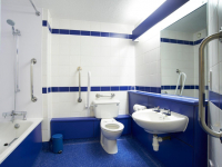  Vacation Hub International | Travelodge Oxford Peartree Lobby