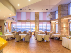  Vacation Hub International | Cabo Verde Hotel Lobby