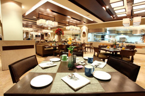  Vacation Hub International | The LaLiT New Delhi Lobby