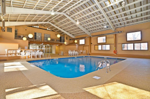  Vacation Hub International | Best Western Summit Inn Niagara Falls Lobby