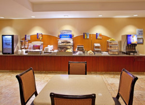  Vacation Hub International | Holiday Inn Express & Suites Niagara Falls Lobby