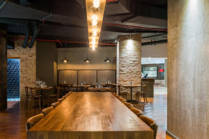  Vacation Hub International | Mantra on Queen Lobby