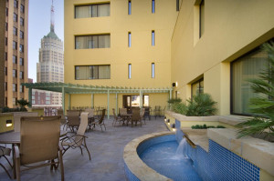  Vacation Hub International | Drury Plaza Hotel San Antonio Riverwalk Lobby