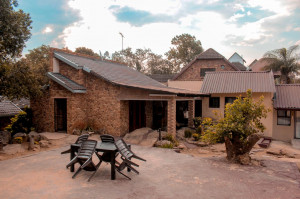  Vacation Hub International | The Rand lodge Lobby