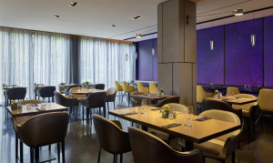  Vacation Hub International | Park Plaza London Park Royal Lobby