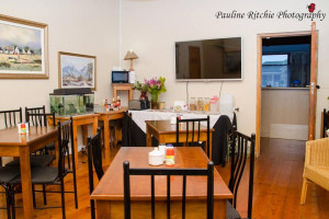  Vacation Hub International | Baylodge Guest House Lobby