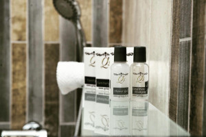  Vacation Hub International | Q's Boutique Stay Lobby