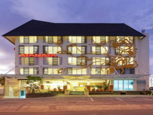  Vacation Hub International | Atanaya Hotel Lobby