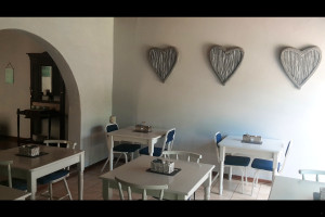  Vacation Hub International | Heidi's Place Guesthouse Lobby